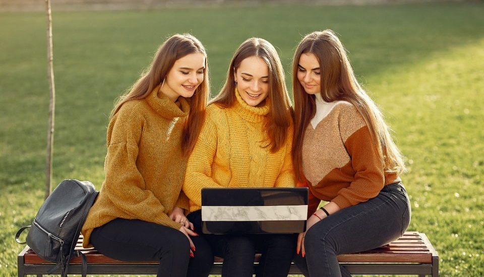 Find Old Friends and Classmates Online